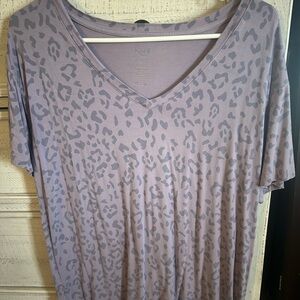 Kyte BABY Taro Leopard V neck Tee